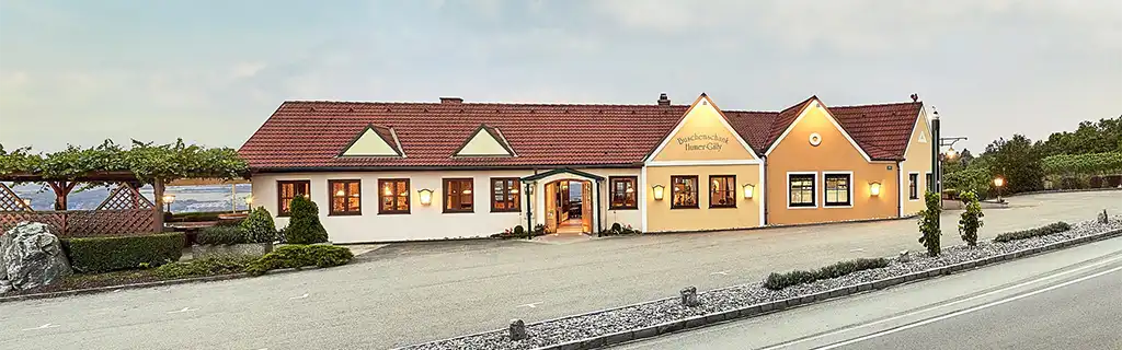 Weingut Humer Maissau Panoramabild vom Heurigen Weingut Humer